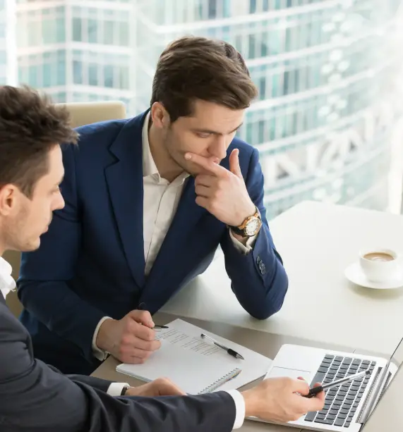 Equipo de consultoría inmobiliaria especializada en valoraciones de activos